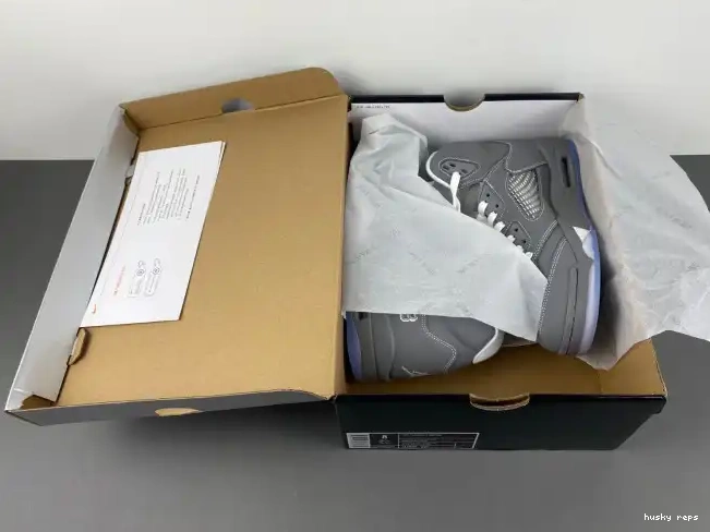 Cheap Husky 5 136027-005 Wolf Grey Jordan Retro Air 0522